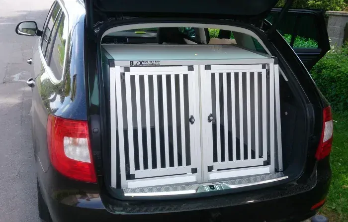 Box4Dogs přepravní klec do auta - Škoda Superb II