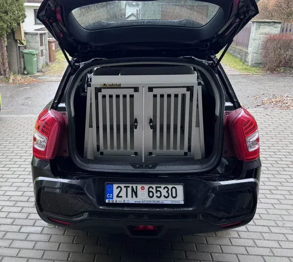 Box4Dogs přepravní klec do auta - Ssangyong TIVOLI grand