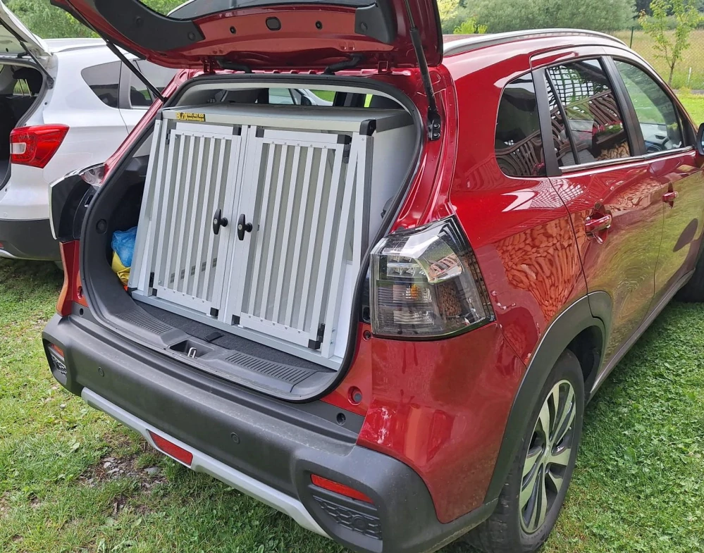 Box4Dogs přepravní klec do auta - Suzuki S-cross