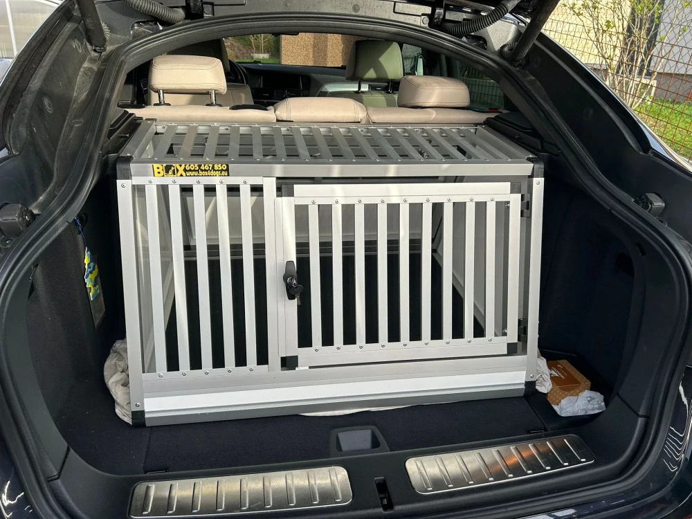 Box4Dogs přepravní klec do auta - BMW X4