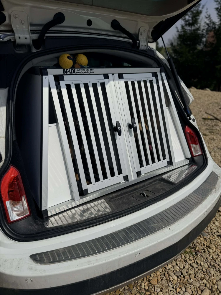 Box4Dogs přepravní klec do auta - Opel Insignia