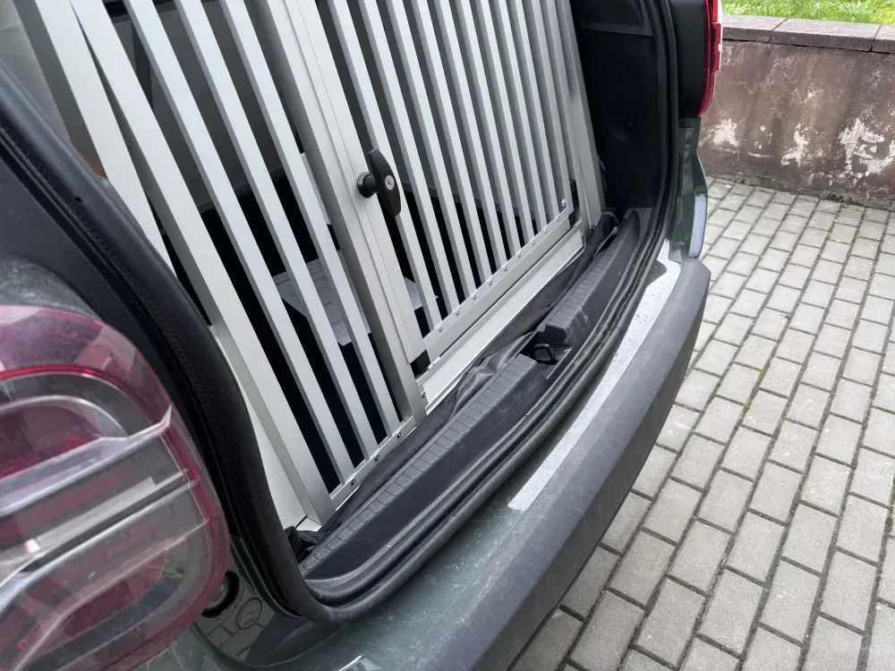 Box4Dogs přepravní klec do auta - Dacia Duster