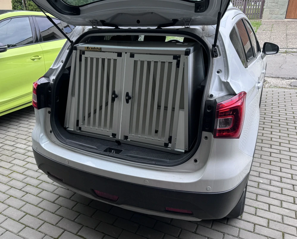 Box4Dogs přepravní klec do auta - Suzuki S-cross