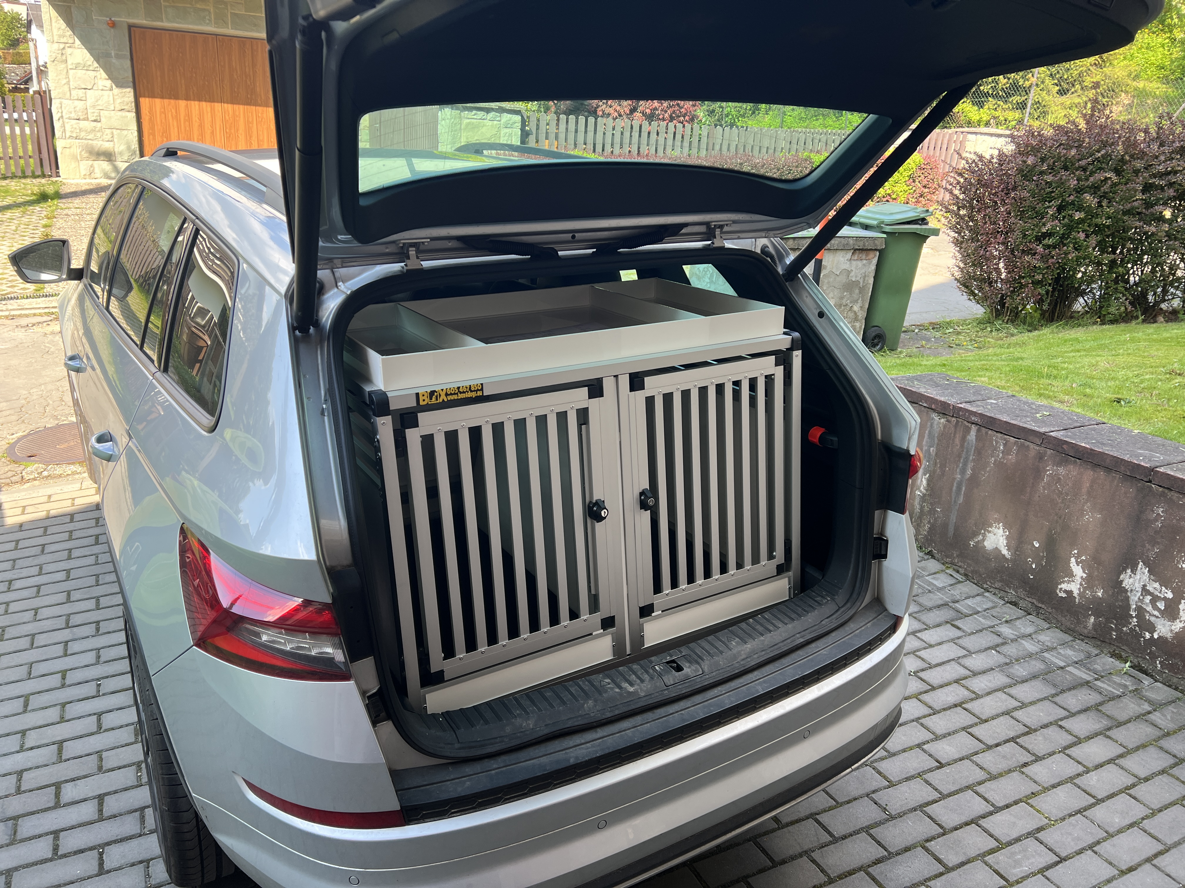 Box4Dogs přepravní klec do auta - Škoda Kodiaq