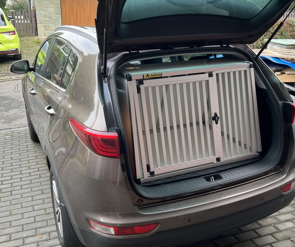 Box4Dogs přepravní klec do auta - Kia Sportage 