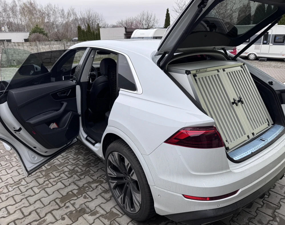 Box4Dogs přepravní klec do auta - AUDI Q8
