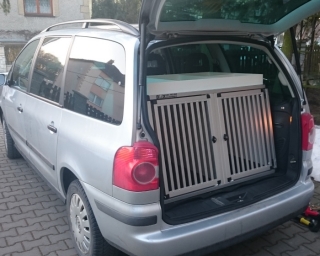 Box4Dogs přepravní klec do auta - Volkswagen Sharan