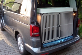 Box4Dogs přepravní klec do auta - Volkswagen Multivan