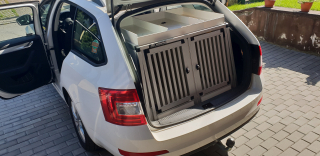 Box4Dogs přepravní klec do auta - Škoda Octavia III
