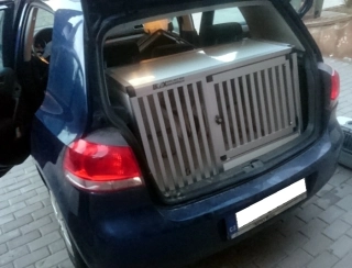 Box4Dogs přepravní klec do auta - Volkswagen Golf
