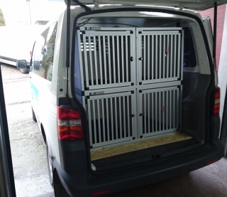 Box4Dogs přepravní klec do auta - Volkswagen Transporter