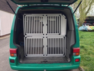 Box4Dogs přepravní klec do auta - Volkswagen CARAVELLE