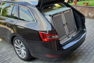 Box4Dogs přepravní klec do auta - Škoda Superb III