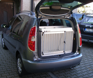 Box4Dogs přepravní klec do auta - Škoda Roomster