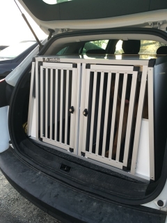Box4Dogs přepravní klec do auta -Renault Megan 3