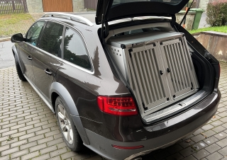 Box4Dogs přepravní klec do auta - AUDI A4 Allroad