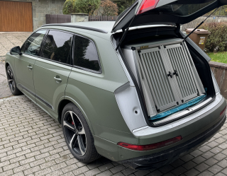 Box4Dogs přepravní klec do auta - AUDI Q7