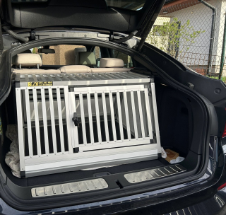 Box4Dogs přepravní klec do auta - BMW X4