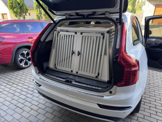 Box4Dogs přepravní klec do auta - Volvo XC90