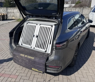 Box4Dogs přepravní klec do auta - Volkswagen Passat B9