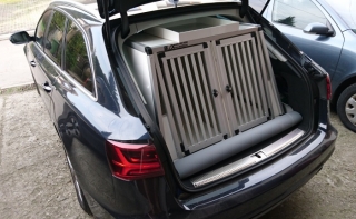 Box4Dogs přepravní klec do auta - AUDI A6